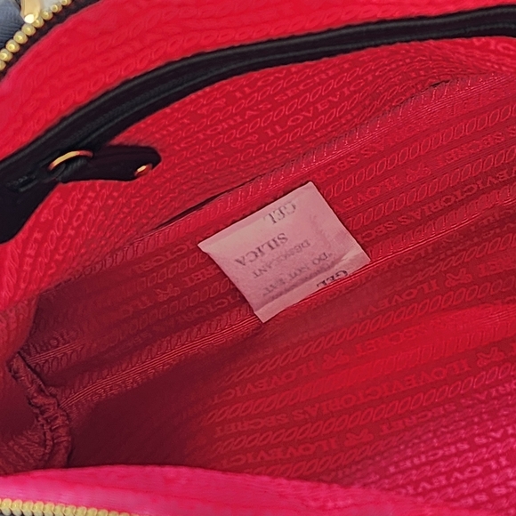 BRAND NEW NEVER USED  Victoria Secret Small Wristlet Black Hand Bag - Picture 6 of 10